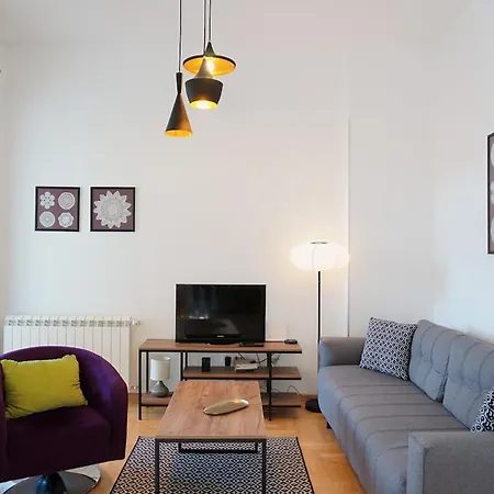 Center 2bdr Additional Living King Bed 4 Pers * Belgrade