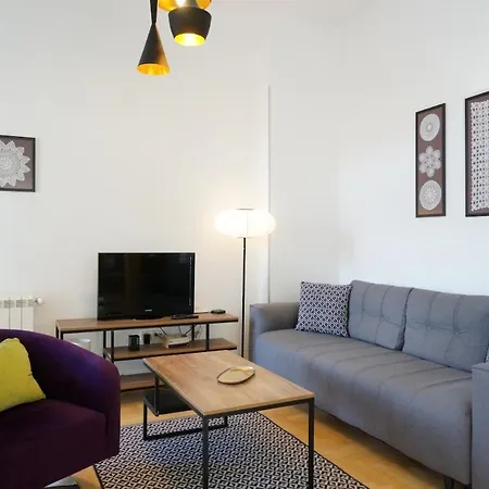 Center 2bdr Additional Living King Bed 4 Pers Apartment Belgrade