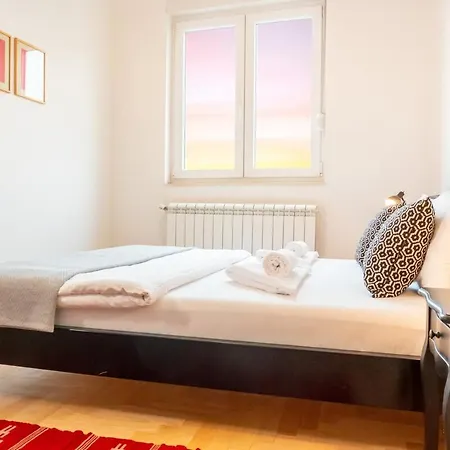 Apartment Center 2bdr Additional Living King Bed 4 Pers Belgrade